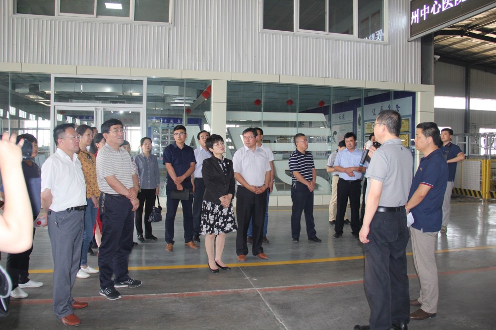 德州市人大常委会副主任、九三学社德州市委主委钟玲一行莅临中威集团考察指导